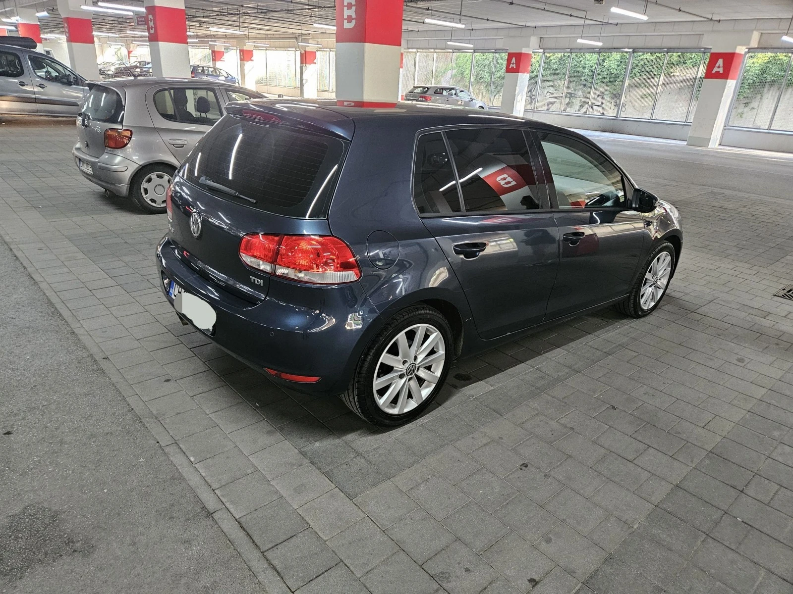 VW Golf 2.0 tdi 110 кс HIGHLINE - изображение 3
