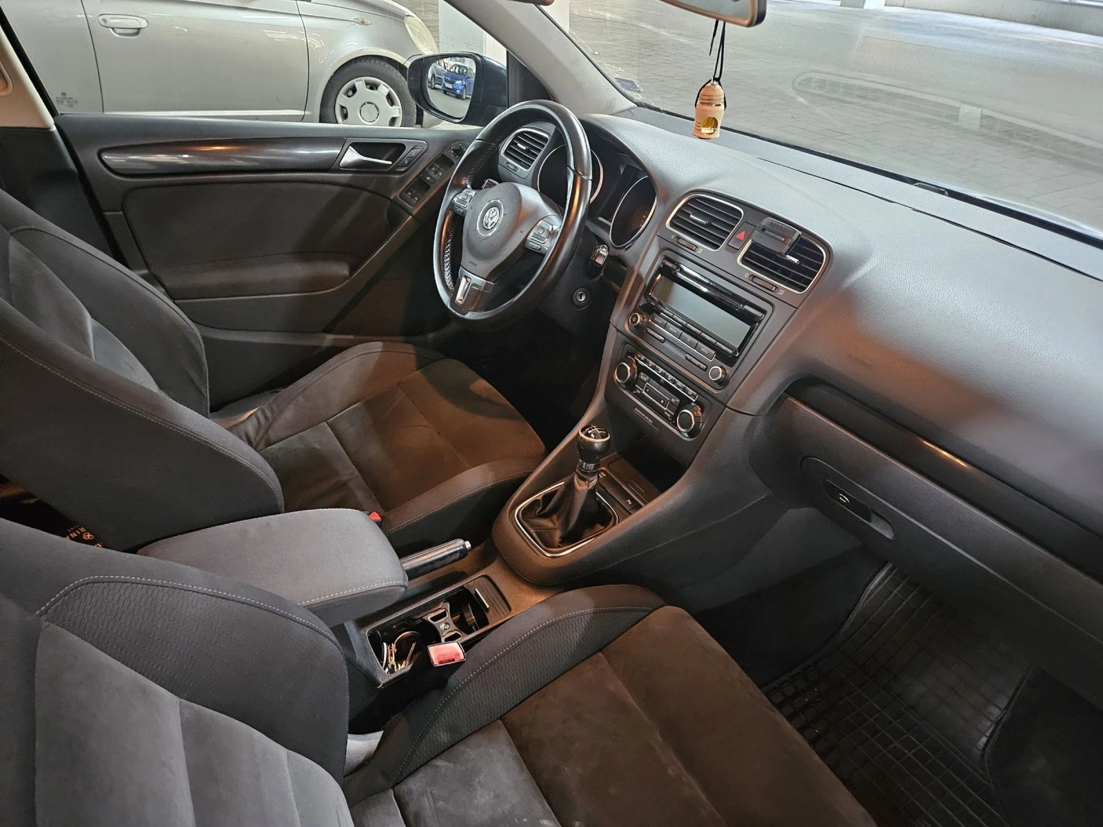 VW Golf 2.0 tdi 110 кс HIGHLINE - изображение 7