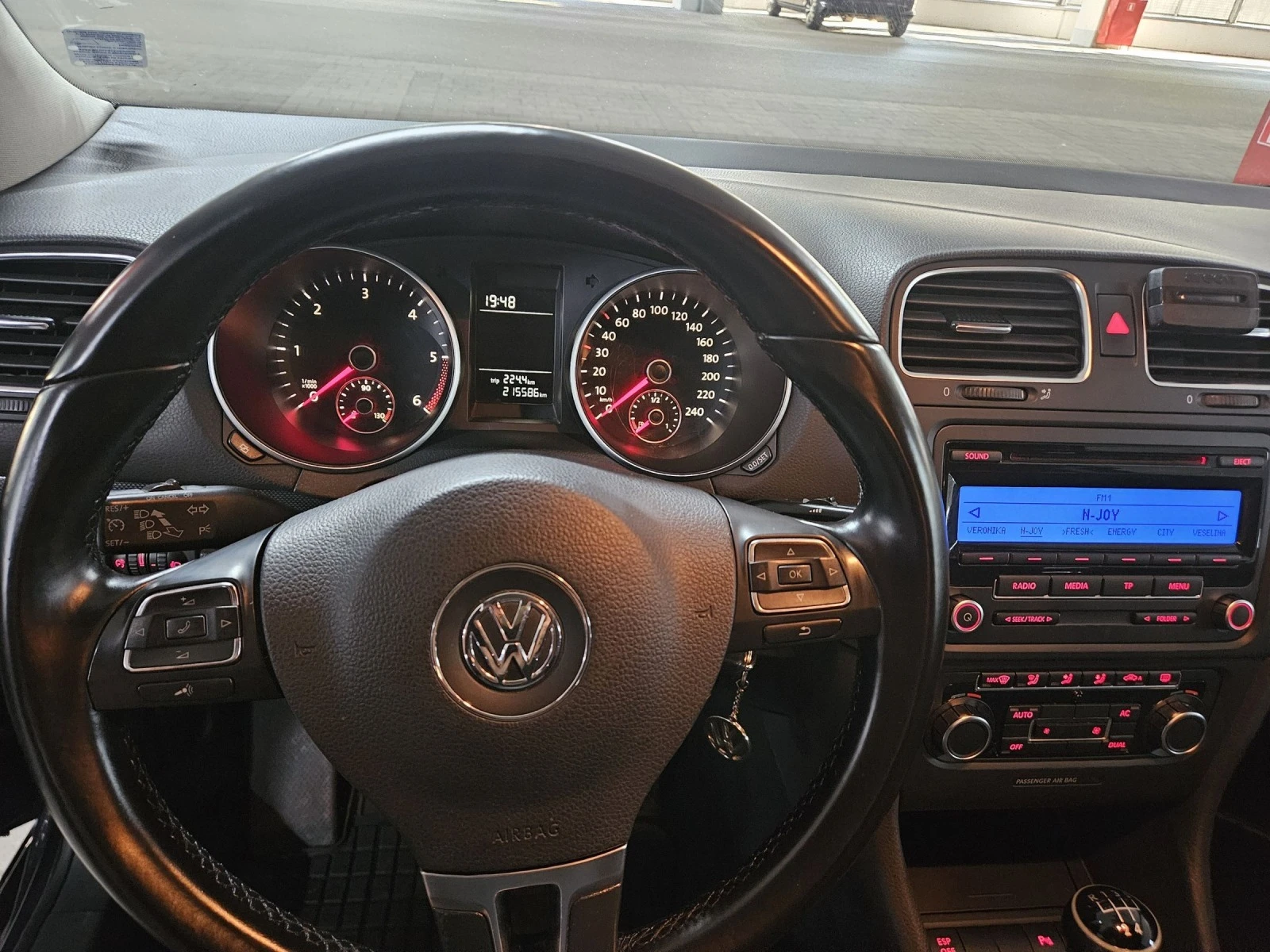 VW Golf 2.0 tdi 110 кс HIGHLINE - изображение 10