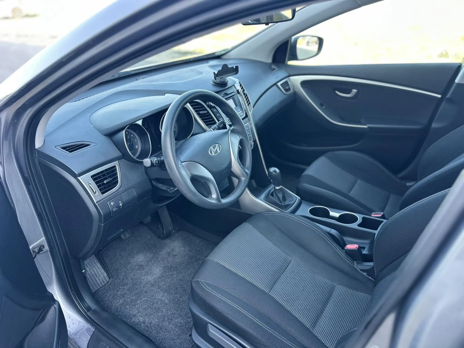 Hyundai I30 1.4 Верига 6скорости - изображение 8