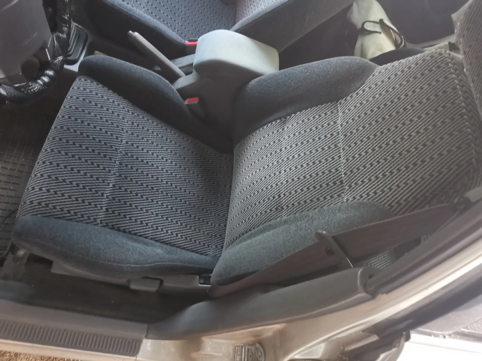 Daihatsu Applause 1.6 - изображение 6