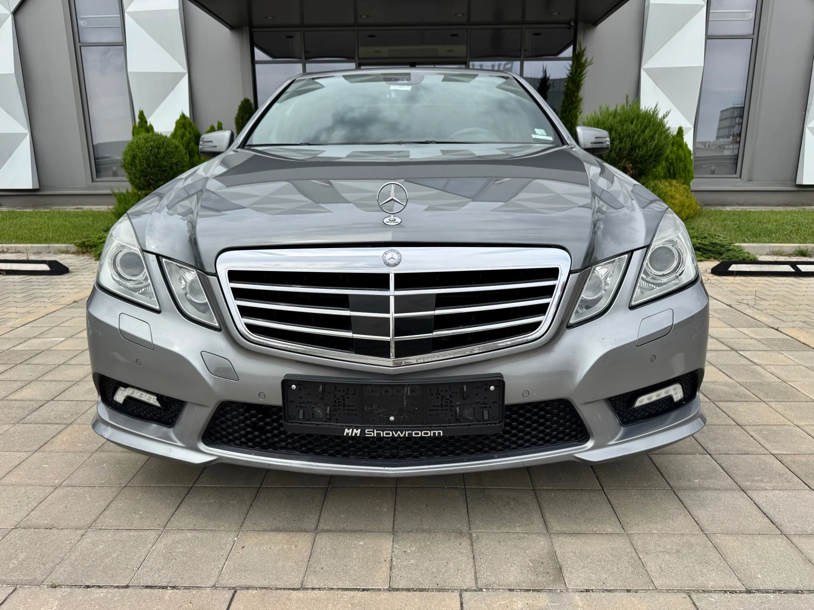 Mercedes-Benz E 350 AMG-PREMIUM-DISTRONIC-LANE-BLIND-SPOT-HARMAN/KARDO - изображение 2