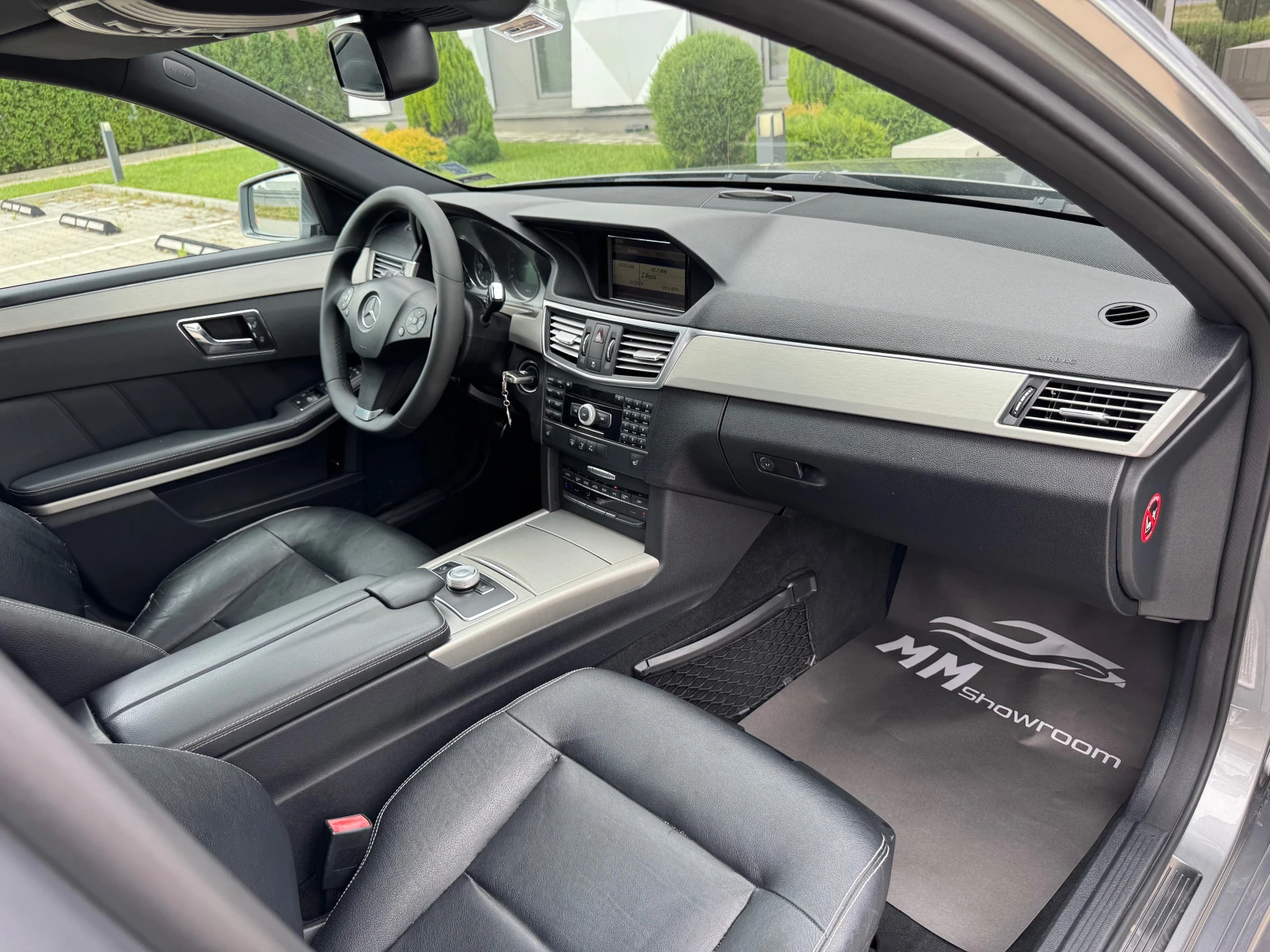 Mercedes-Benz E 350 AMG-PREMIUM-DISTRONIC-LANE-BLIND-SPOT-HARMAN/KARDO | Mobile.bg   11