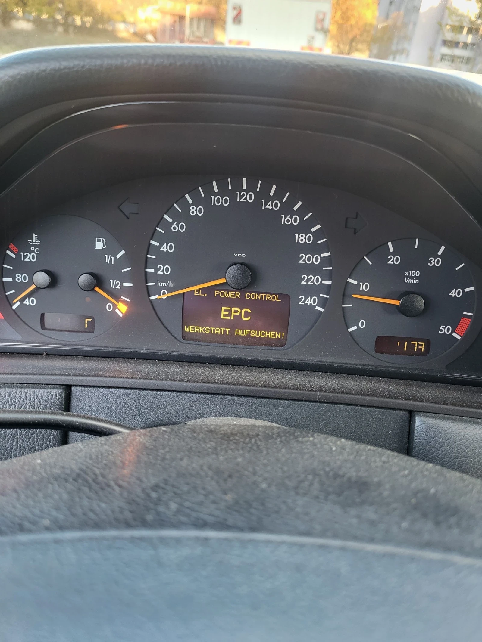 Mercedes-Benz E 200 | Mobile.bg   5