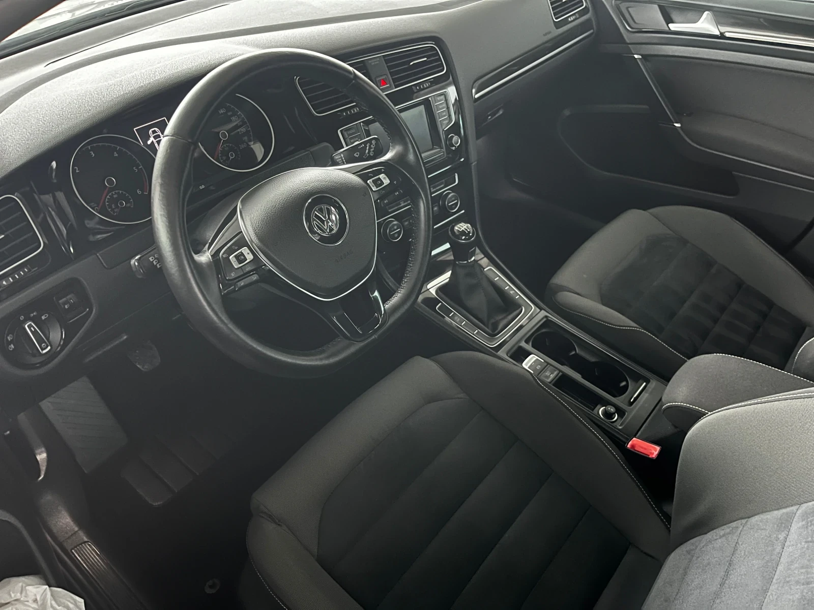 VW Golf Variant 1.6 TDI / Business - изображение 5