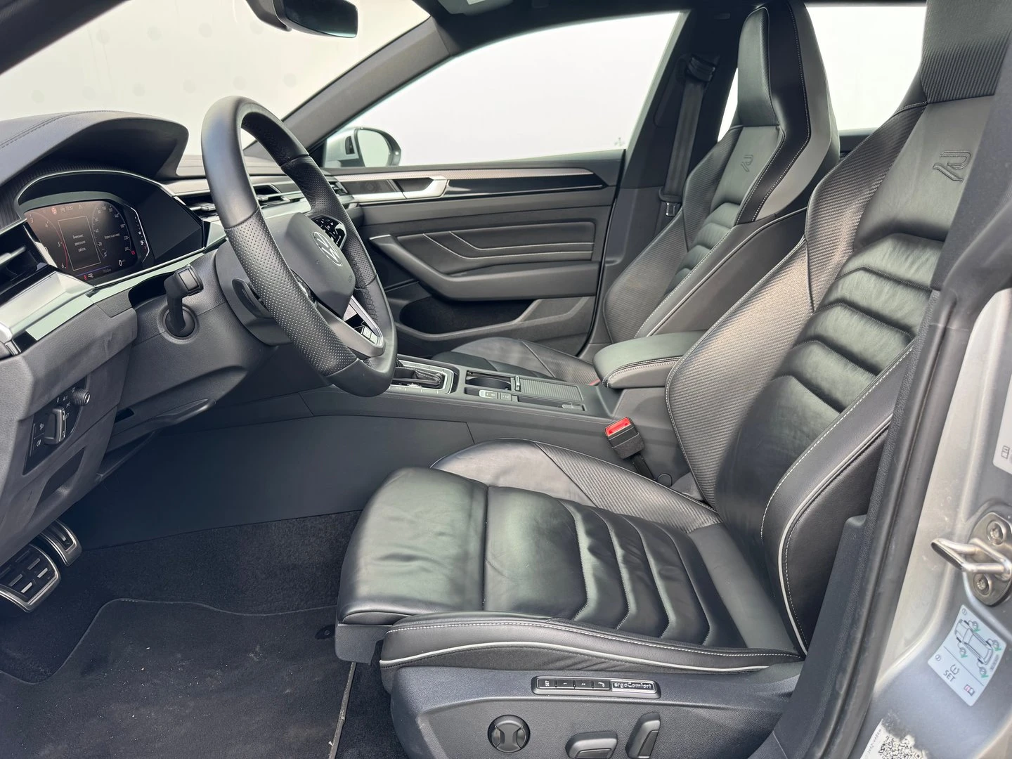 VW Arteon R-Line 2.0 TDI SCR DSG, снимка 5 - Автомобили и джипове - 54353494