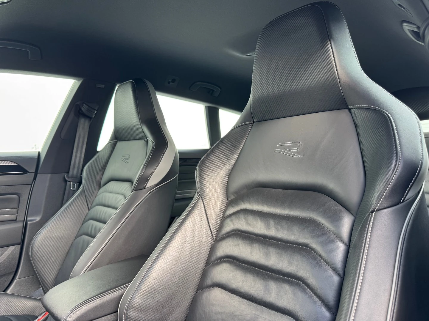 VW Arteon R-Line 2.0 TDI SCR DSG, снимка 6 - Автомобили и джипове - 54353494