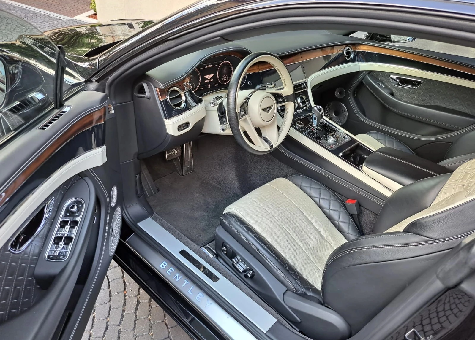 Bentley Continental gt 6.0 W12 AWD, снимка 6 - Автомобили и джипове - 53863363