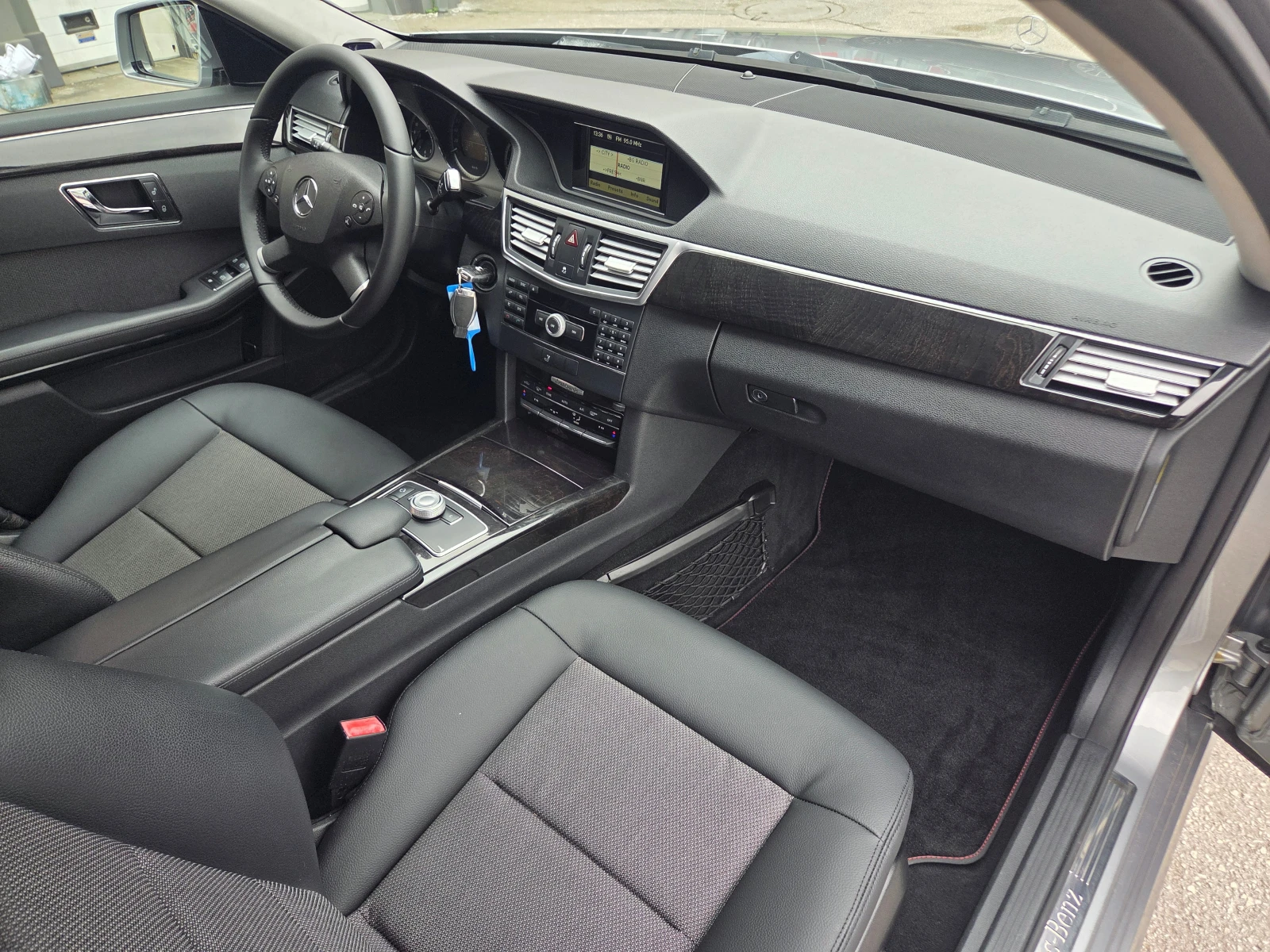 Mercedes-Benz E 350 CDI-Avantgarde, снимка 14 - Автомобили и джипове - 53903780