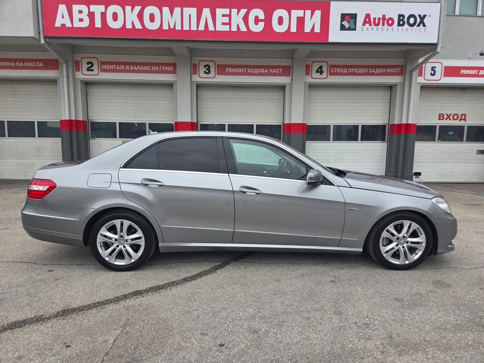 Mercedes-Benz E 350 CDI-Avantgarde, снимка 6 - Автомобили и джипове - 53903780