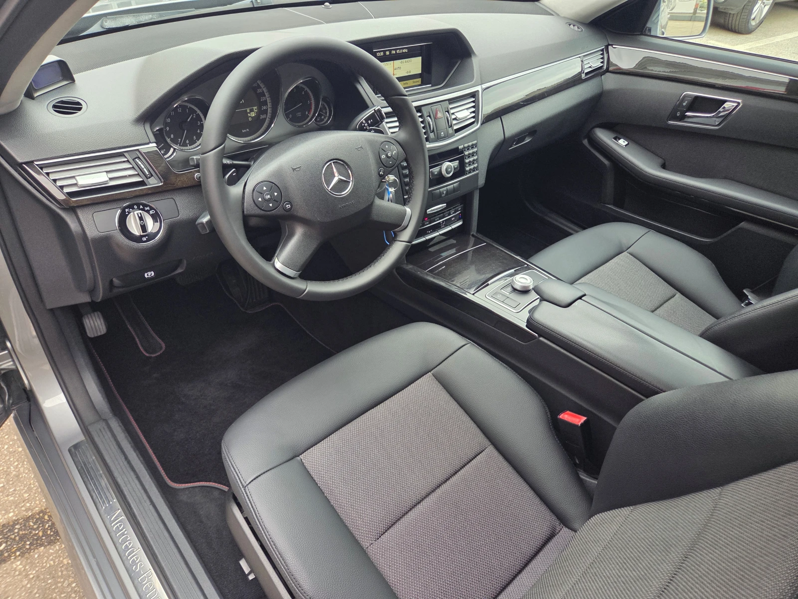 Mercedes-Benz E 350 CDI-Avantgarde, снимка 9 - Автомобили и джипове - 53903780