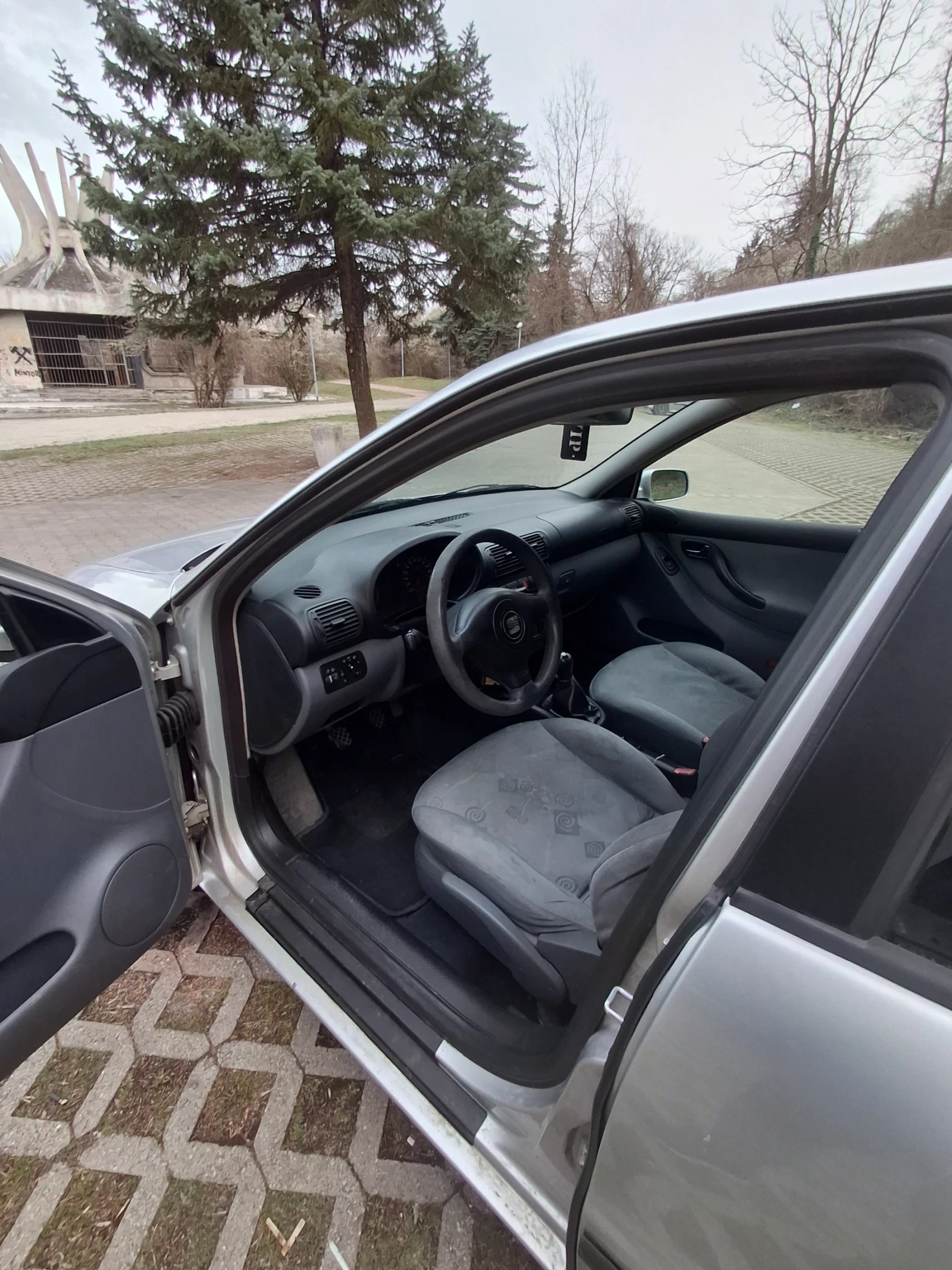 Seat Leon, снимка 10 - Автомобили и джипове - 54010870