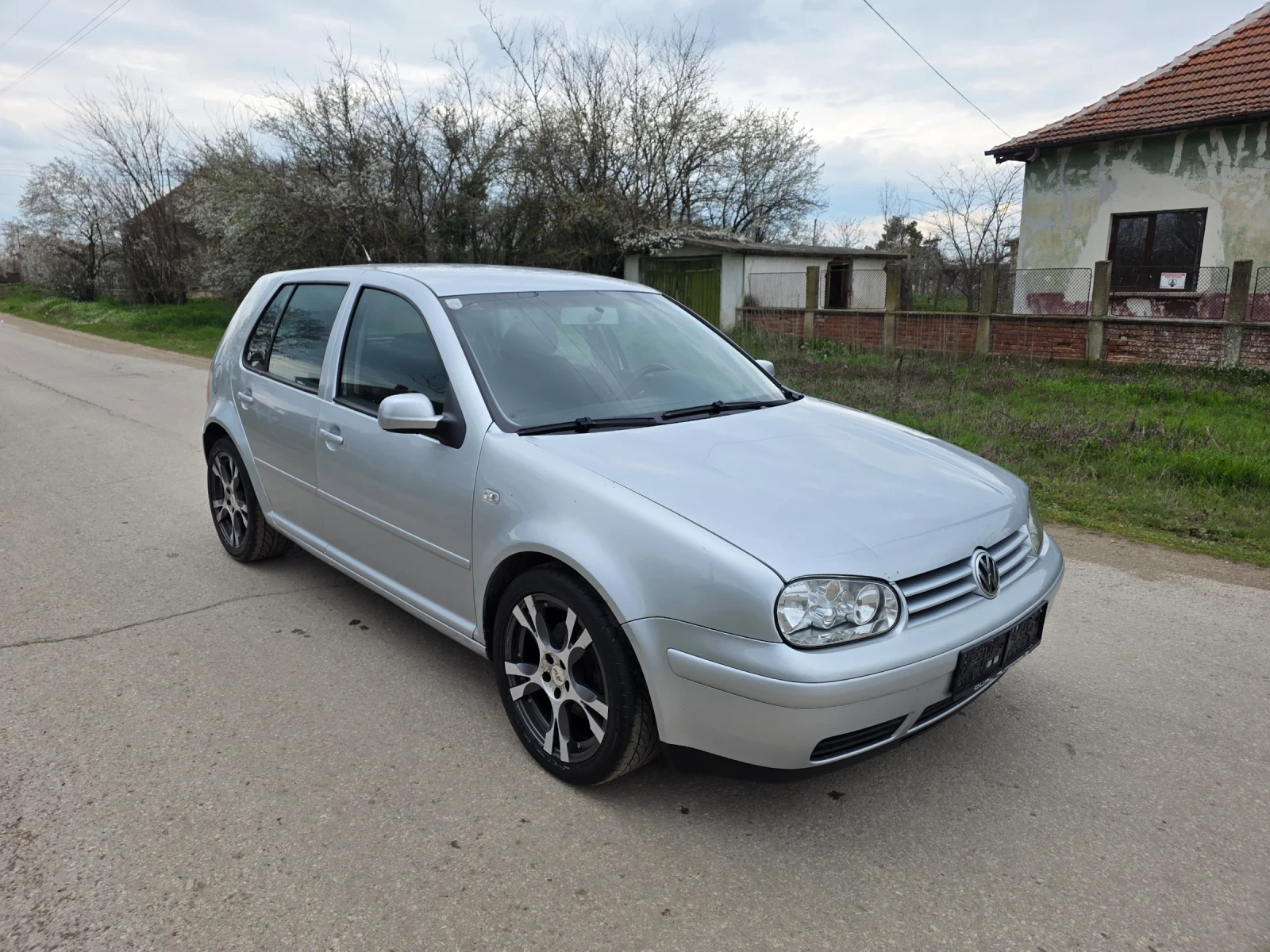 VW Golf Facelift, снимка 3 - Автомобили и джипове - 54067819