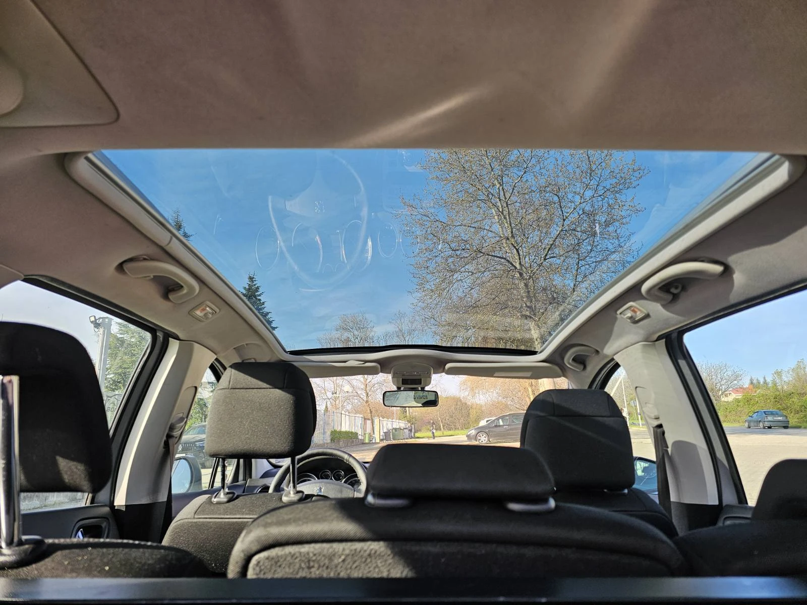 Peugeot 308 SW 1.6HDI ОБСЛУЖЕН, снимка 15 - Автомобили и джипове - 54223791