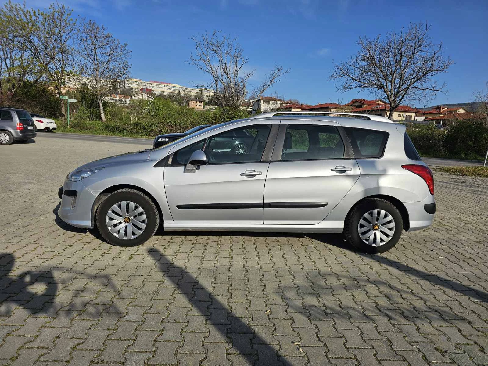 Peugeot 308 SW 1.6HDI ОБСЛУЖЕН, снимка 8 - Автомобили и джипове - 54223791