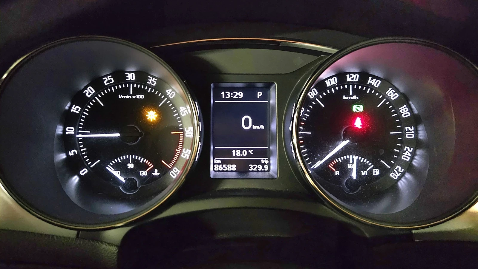 Skoda Superb, снимка 9 - Автомобили и джипове - 54586960