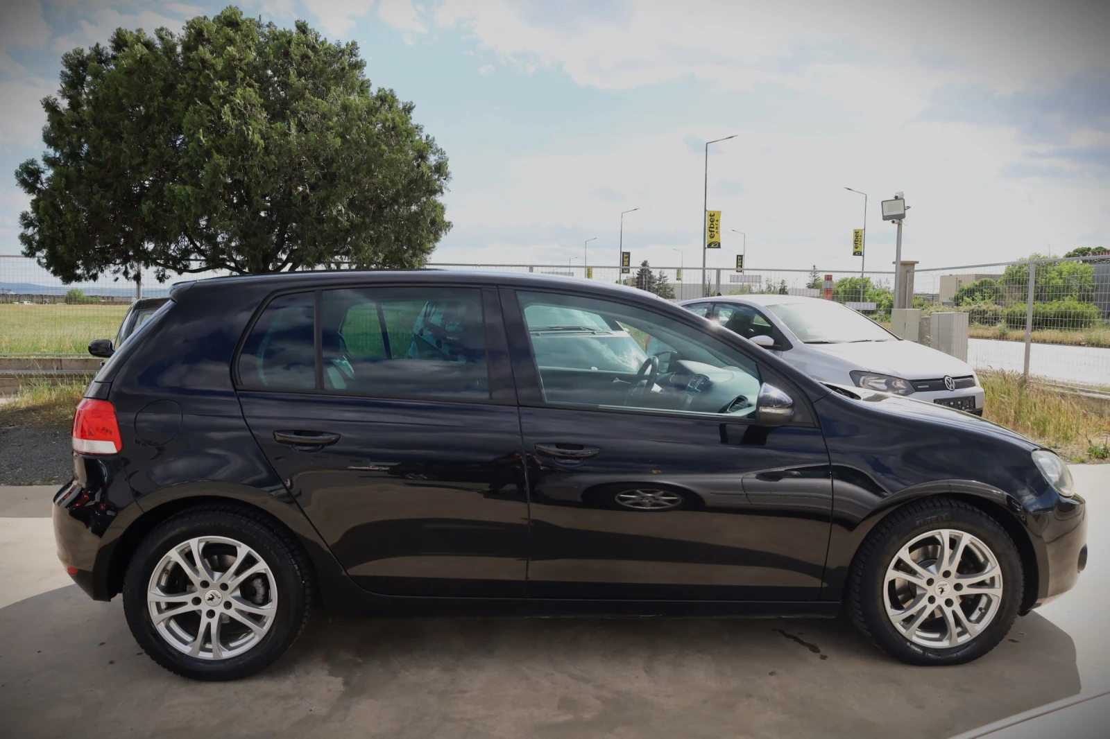 VW Golf 1.9 TDI , снимка 5 - Автомобили и джипове - 54561365