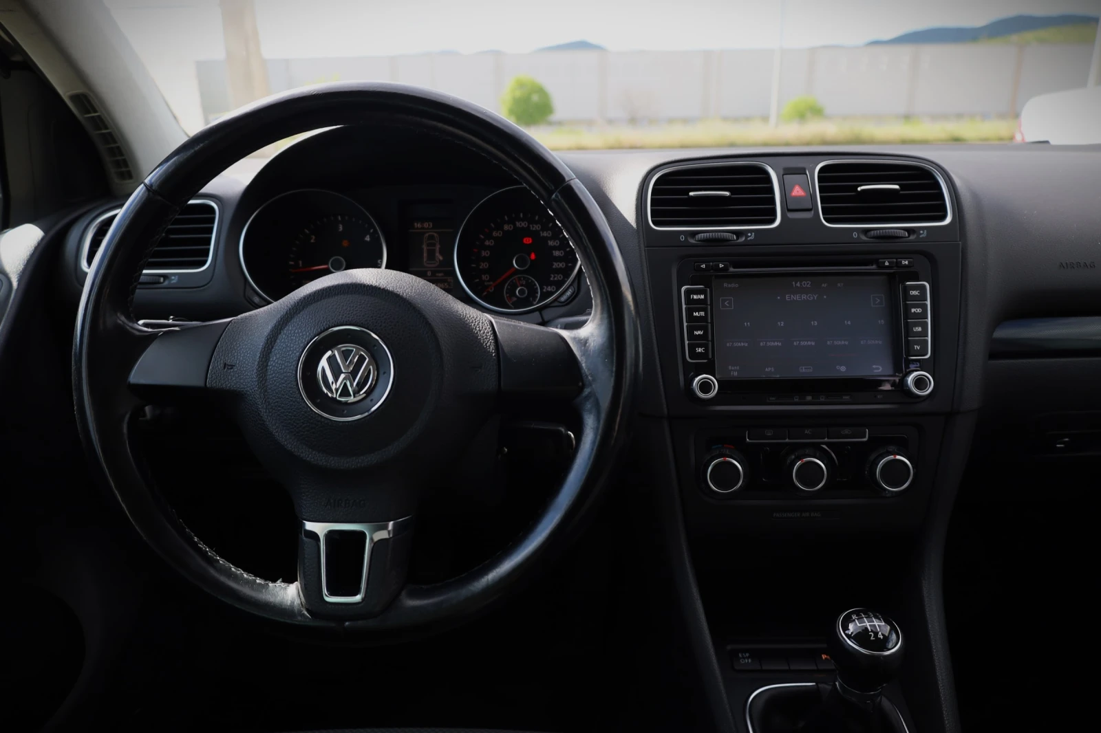 VW Golf 1.9 TDI , снимка 9 - Автомобили и джипове - 54561365