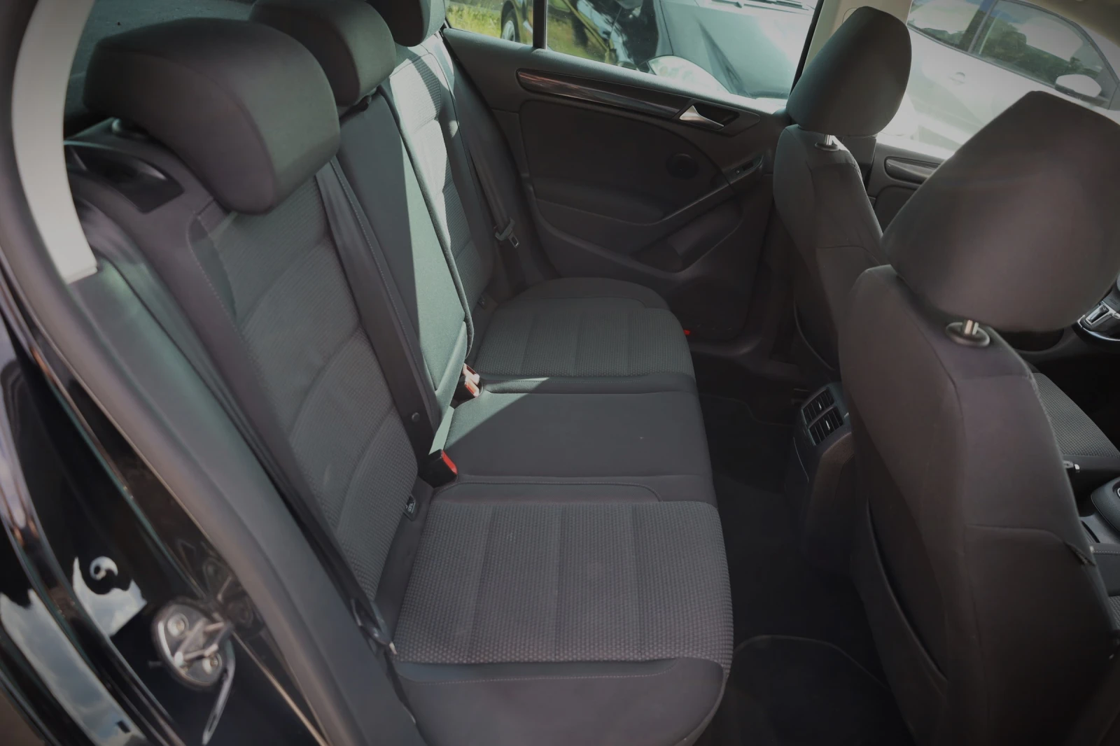 VW Golf 1.9 TDI , снимка 15 - Автомобили и джипове - 54561365