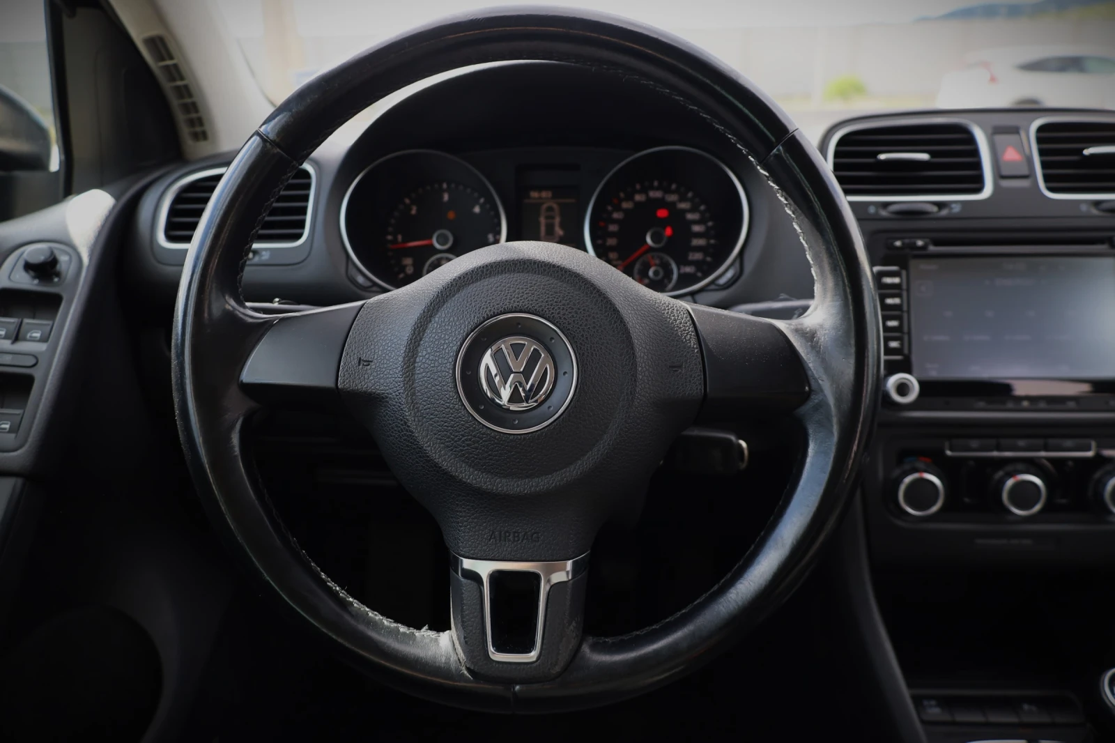 VW Golf 1.9 TDI , снимка 10 - Автомобили и джипове - 54561365