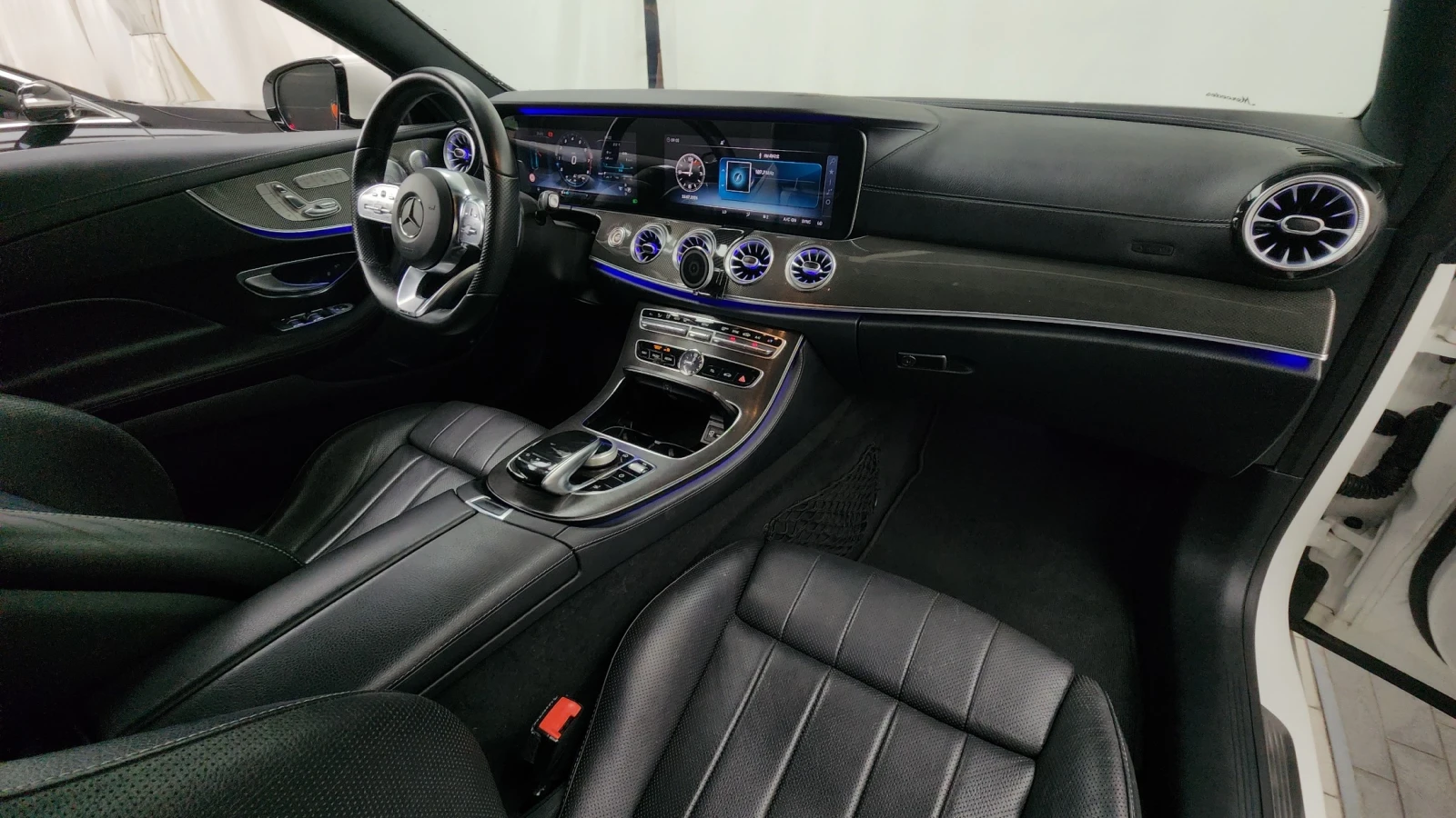 Mercedes-Benz E 400 4MATIC Coupe, снимка 7 - Автомобили и джипове - 55573586