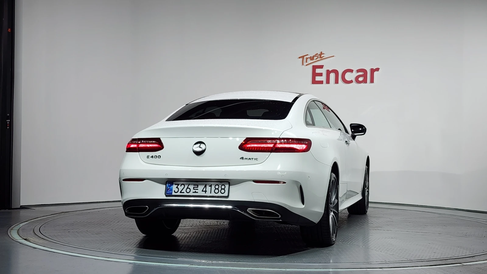 Mercedes-Benz E 400 4MATIC Coupe, снимка 4 - Автомобили и джипове - 55573586