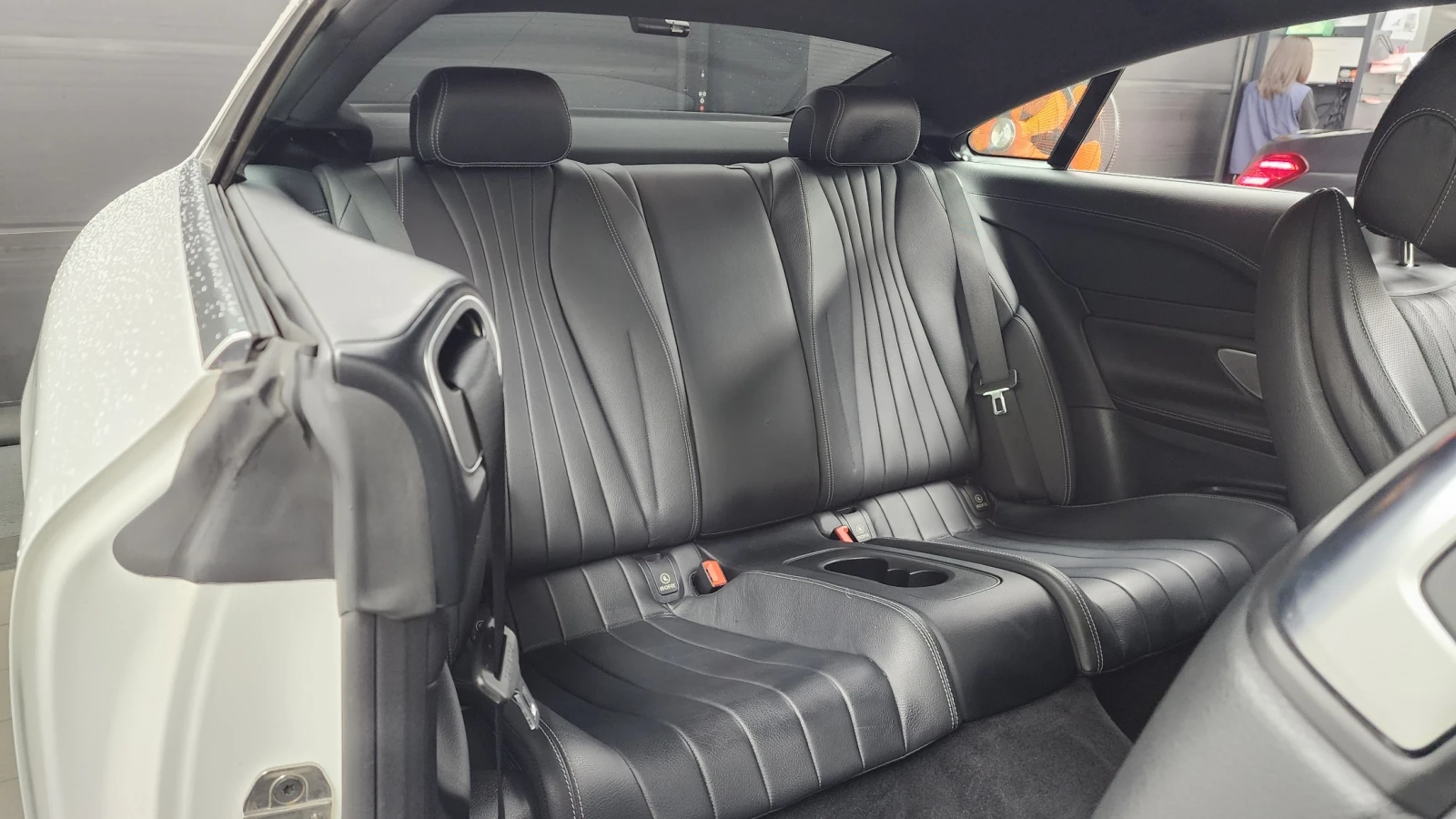 Mercedes-Benz E 400 4MATIC Coupe, снимка 11 - Автомобили и джипове - 55573586