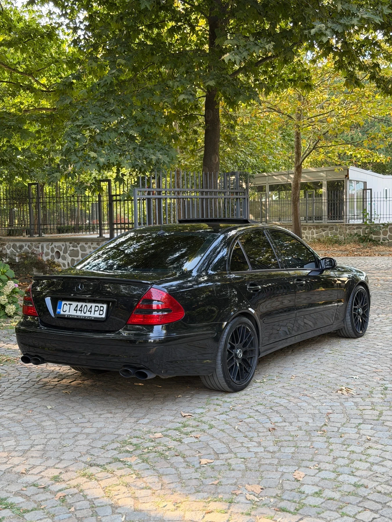 Mercedes-Benz E 320, снимка 6 - Автомобили и джипове - 55705311