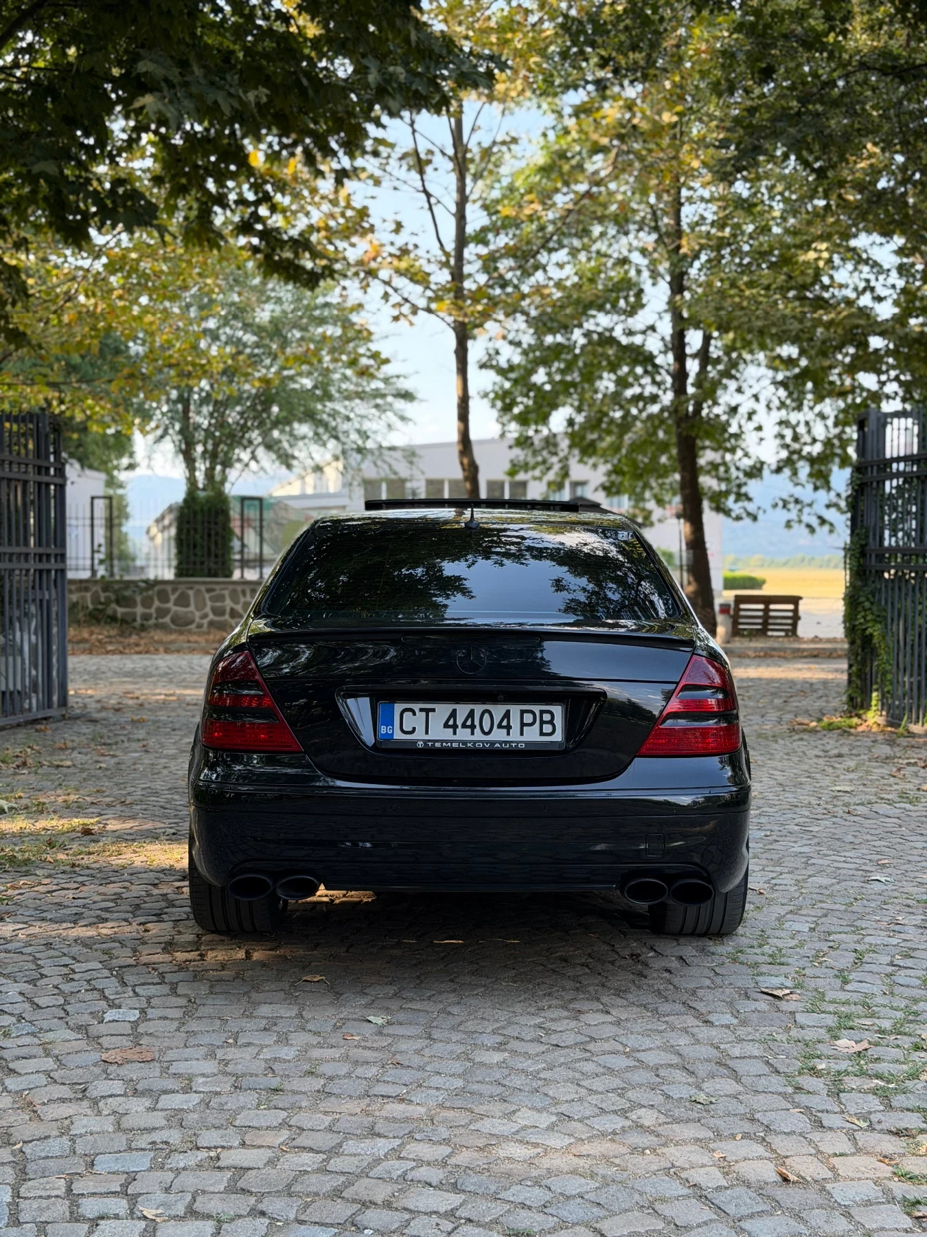Mercedes-Benz E 320, снимка 5 - Автомобили и джипове - 55705311