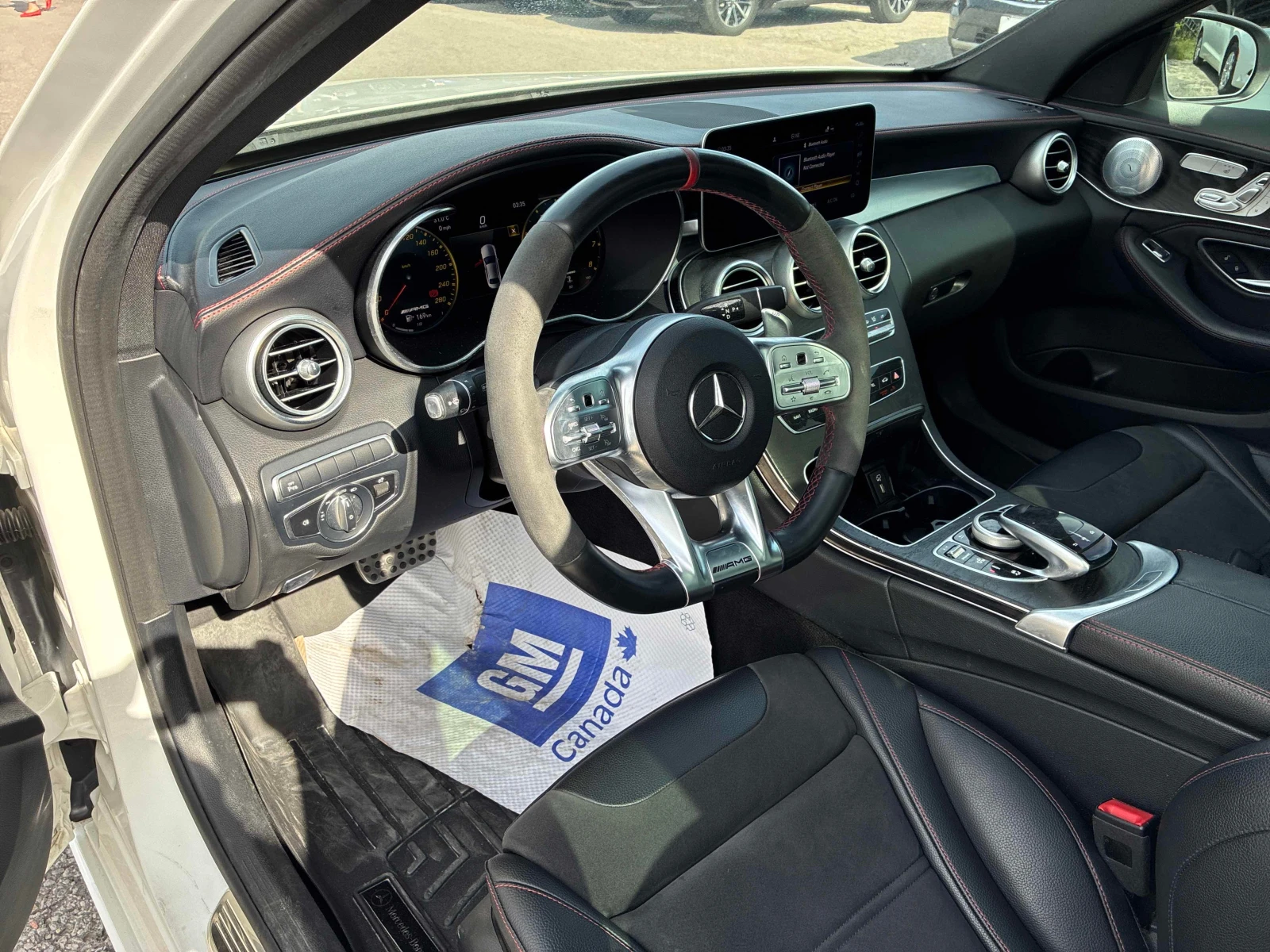 Mercedes-Benz C 43 AMG CARFAX/360 КАМ/ДИГИТАЛЕН КИЛОМЕТРАЖ/ПОДГРЕВ/КЛИП, снимка 5 - Автомобили и джипове - 55806817