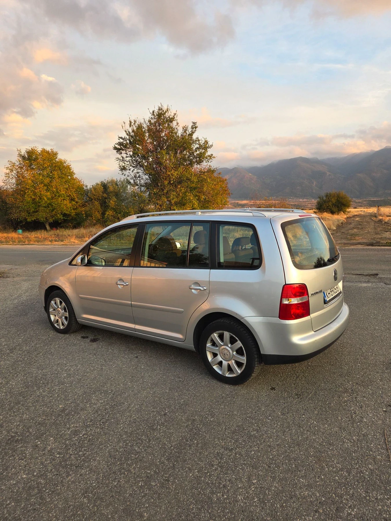 VW Touran 2000, снимка 2 - Автомобили и джипове - 56728506