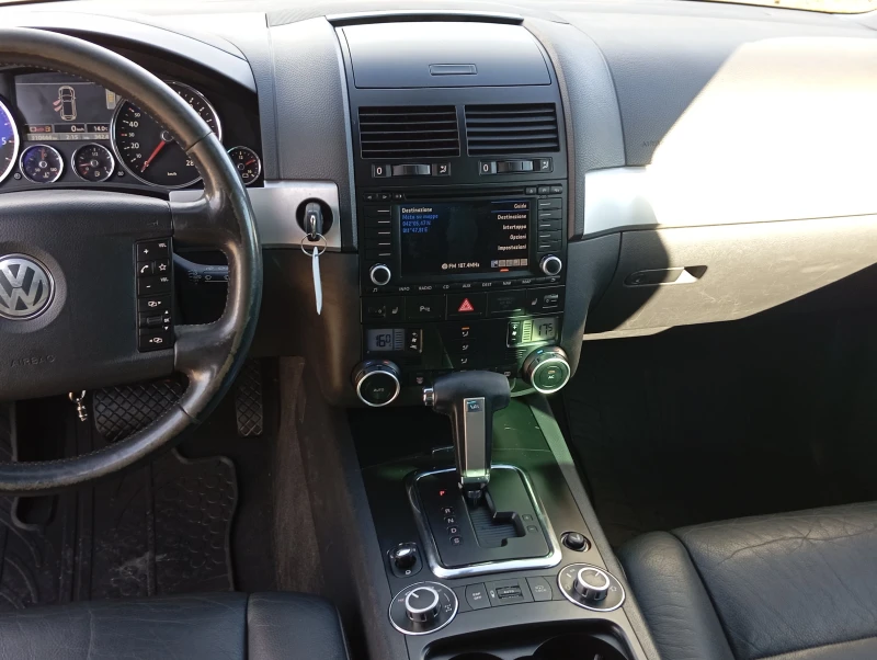 VW Touareg 3.D-NAVI-КОЖА-КЛИМА, снимка 12 - Автомобили и джипове - 52392507