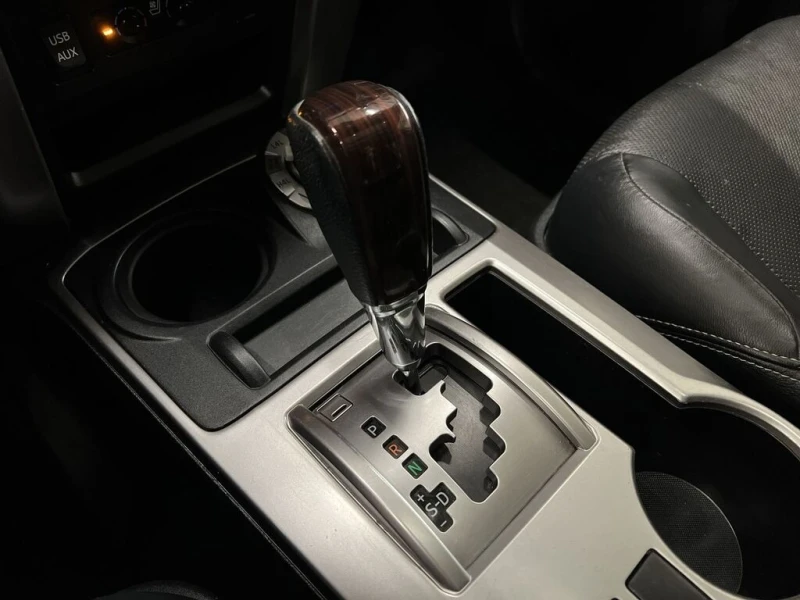 Toyota 4runner LIMITED * * 7 МЕСТА* * CARFAX * * АВТО КРЕДИТ * * , снимка 11 - Автомобили и джипове - 52818636