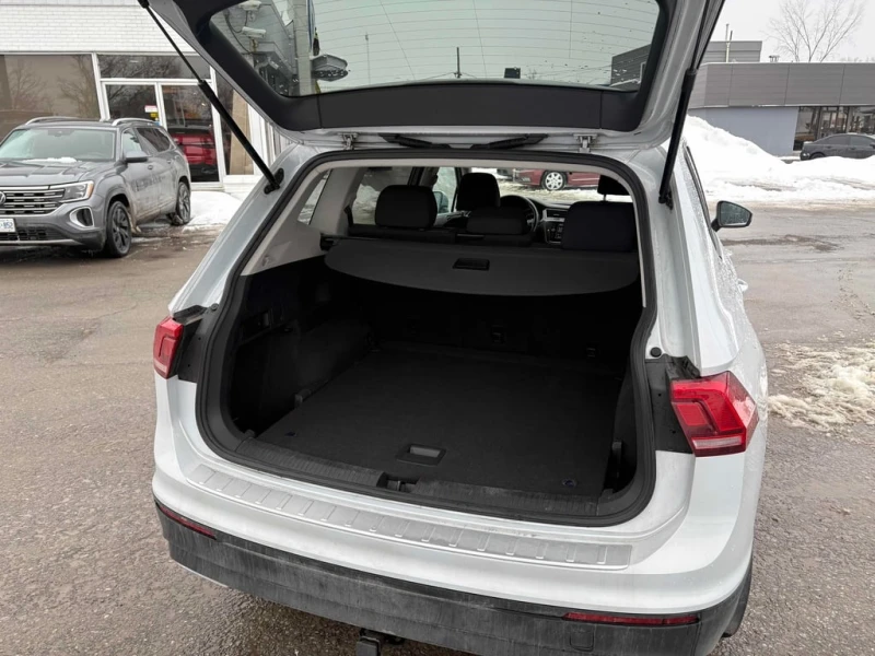 VW Tiguan * Trendline * CARFAX * БЕЗ ПЪРВОНАЧАЛНА ВНОСКА, снимка 15 - Автомобили и джипове - 53021255