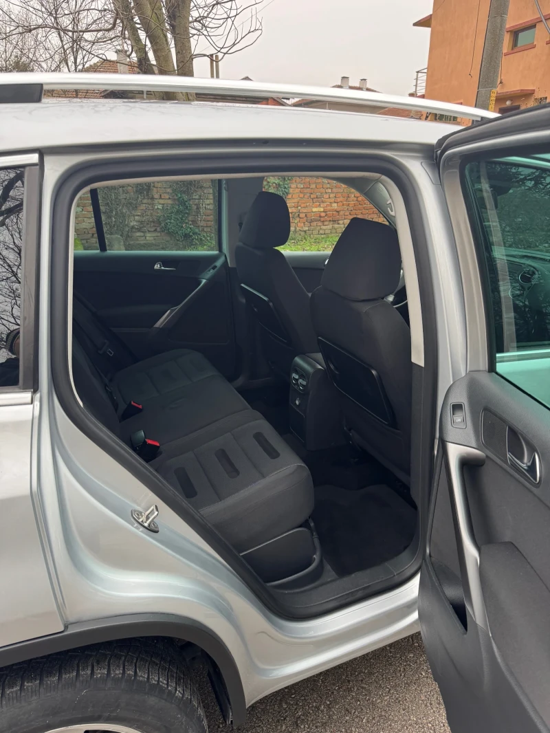 VW Tiguan 2.0 TDI* DSG* 4Motion* Camera, снимка 11 - Автомобили и джипове - 53212856
