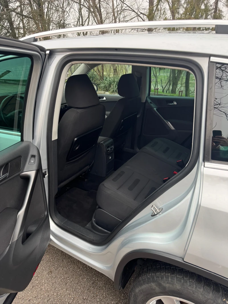 VW Tiguan 2.0 TDI* DSG* 4Motion* Camera, снимка 12 - Автомобили и джипове - 53212856