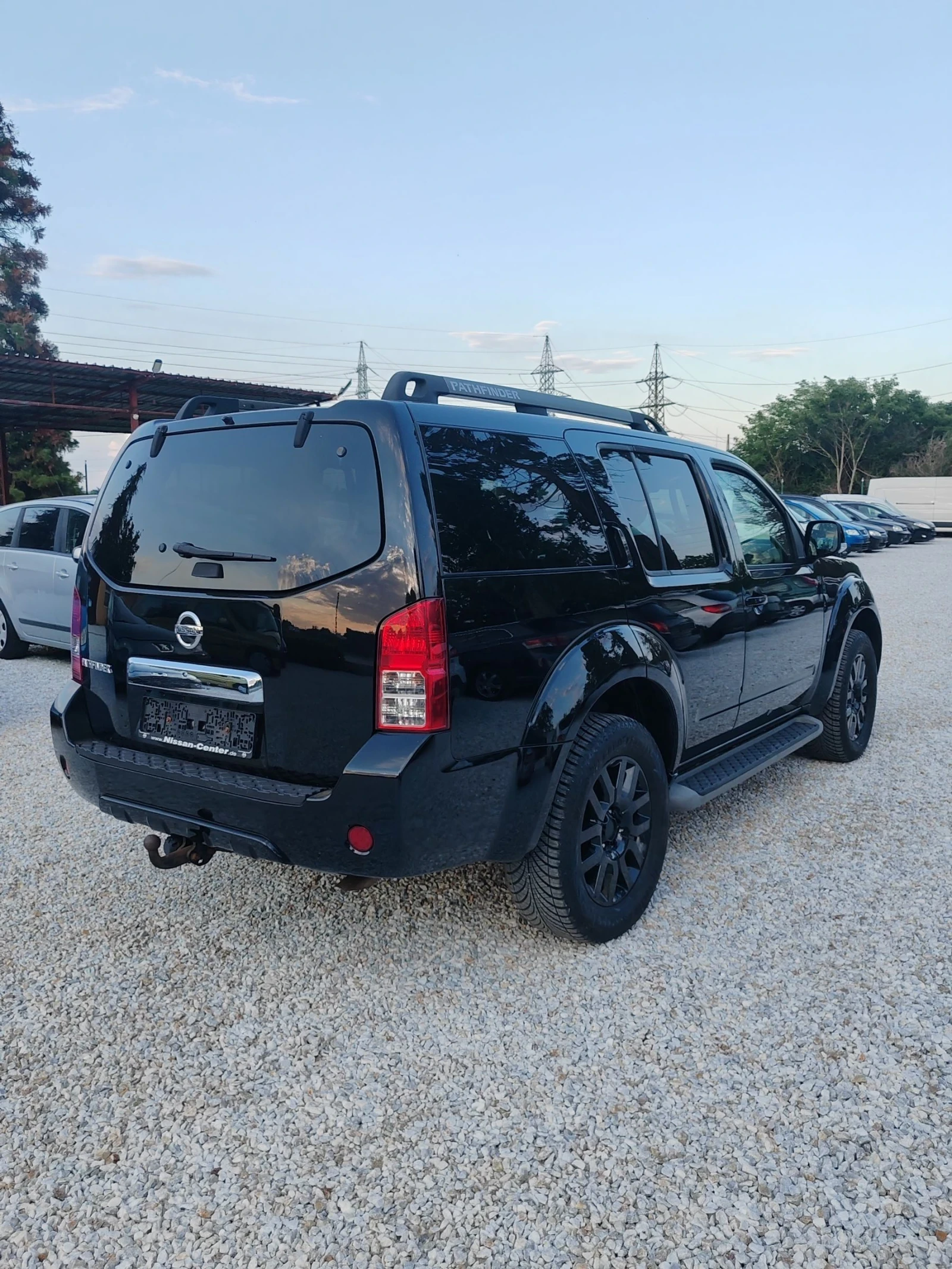 Nissan Pathfinder 2.5, 190к.с. 7 местен  - изображение 3