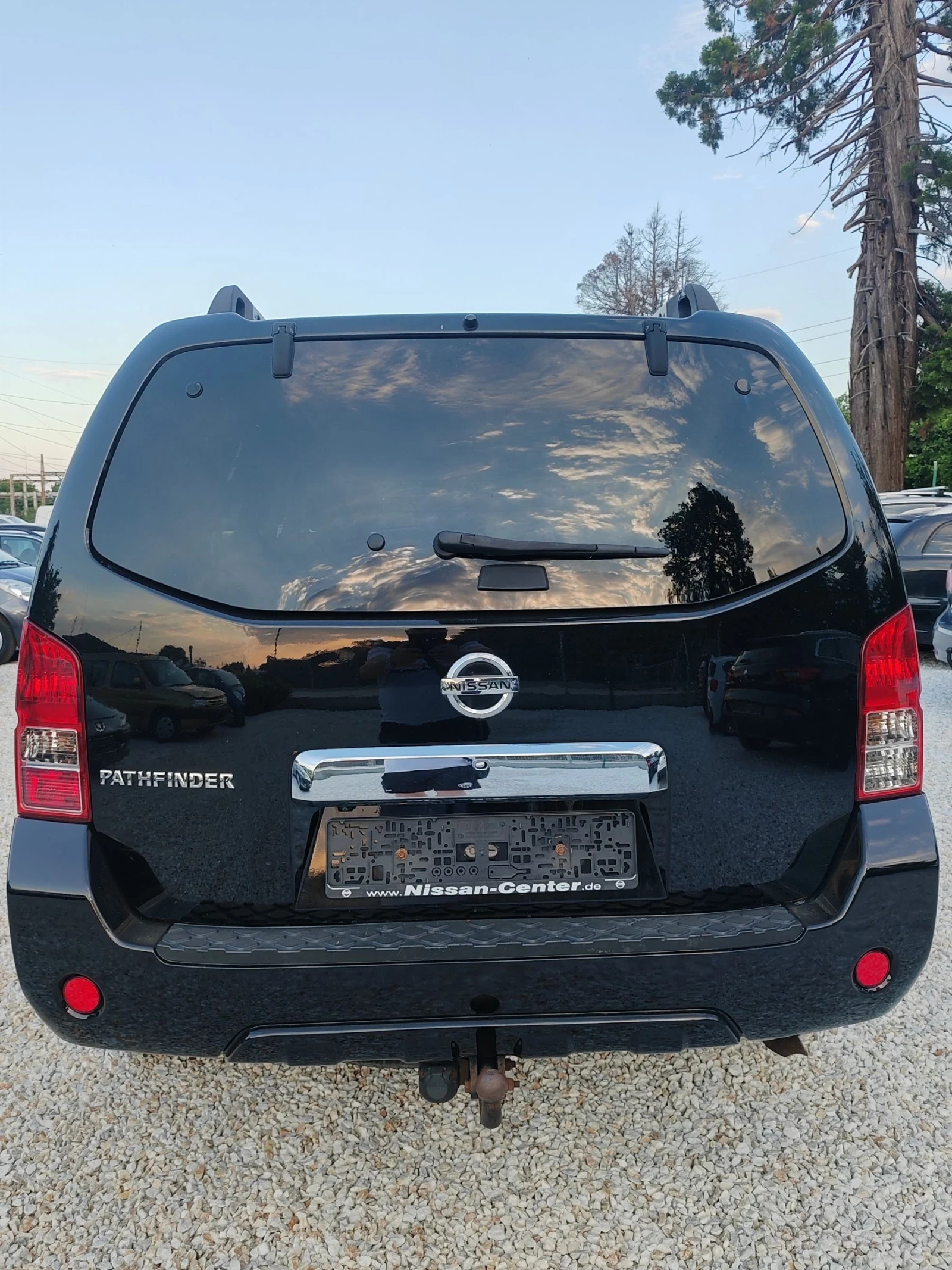Nissan Pathfinder 2.5, 190к.с. 7 местен  - изображение 6