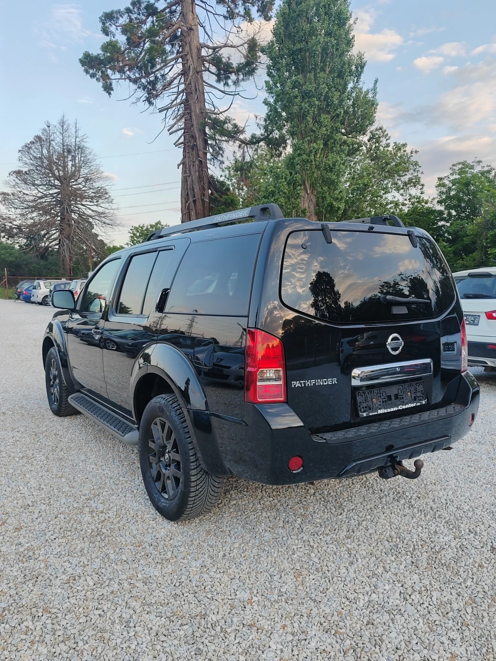Nissan Pathfinder 2.5, 190к.с. 7 местен  - изображение 4