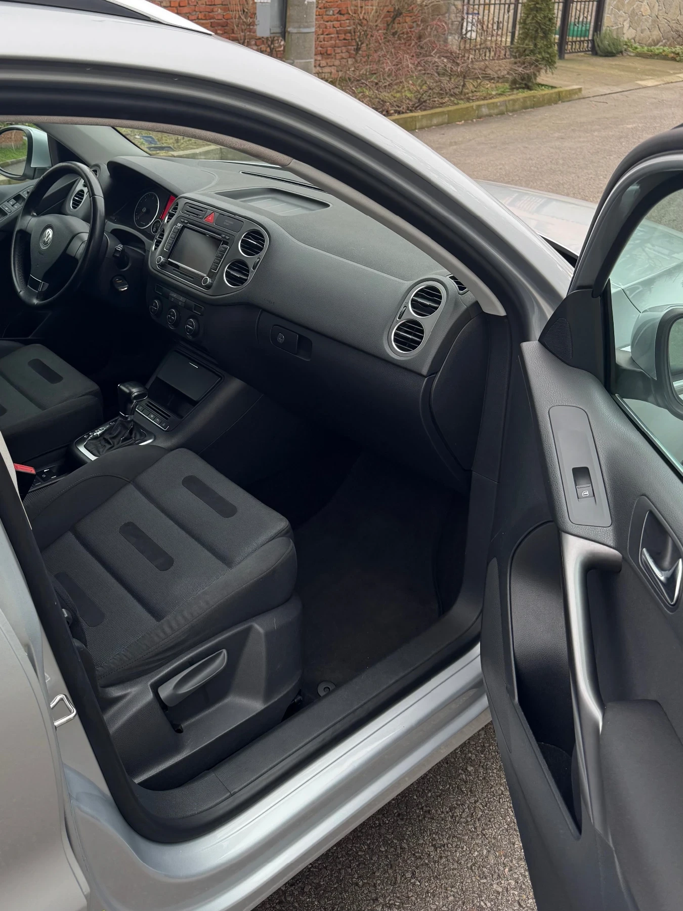 VW Tiguan 2.0 TDI* DSG* 4Motion* Camera - изображение 10