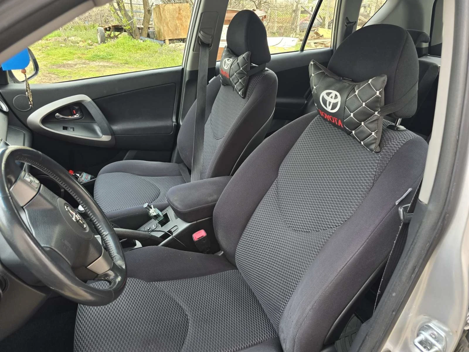 Toyota Rav4, снимка 11 - Автомобили и джипове - 53940346