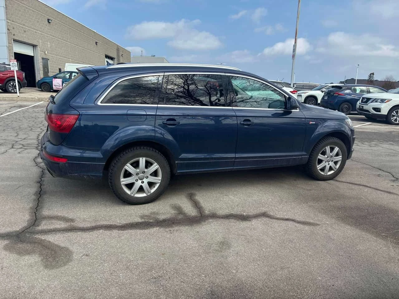 Audi Q7 * 3.0L Sport * CARFAX * ЦЕНА ДО БГ, снимка 3 - Автомобили и джипове - 53968112