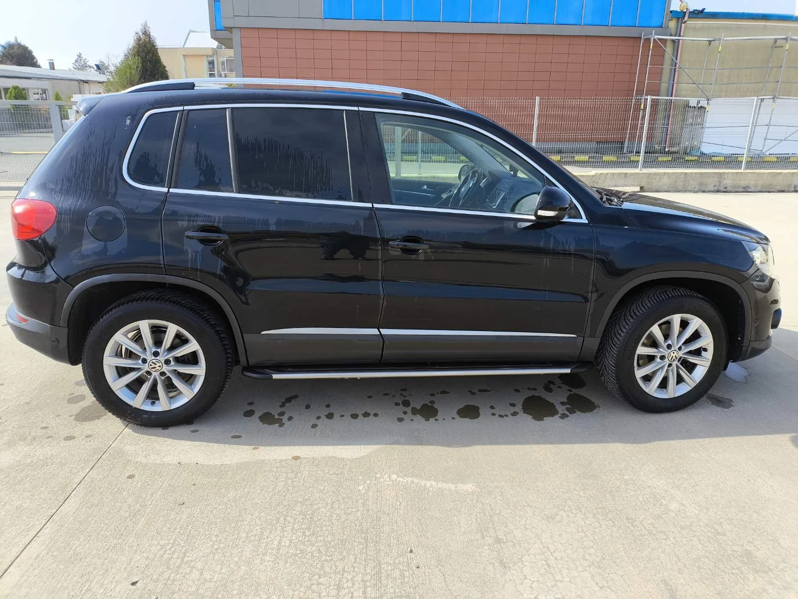 VW Tiguan, снимка 4 - Автомобили и джипове - 54259516