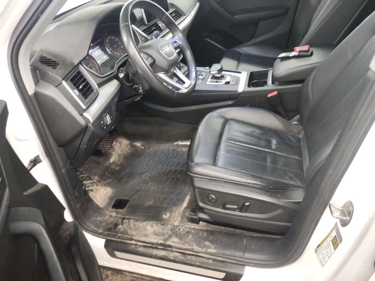 Audi Q5 * PROGRESSIV * 2 КЛЮЧА * ПАНОРАМА * , снимка 8 - Автомобили и джипове - 54423529