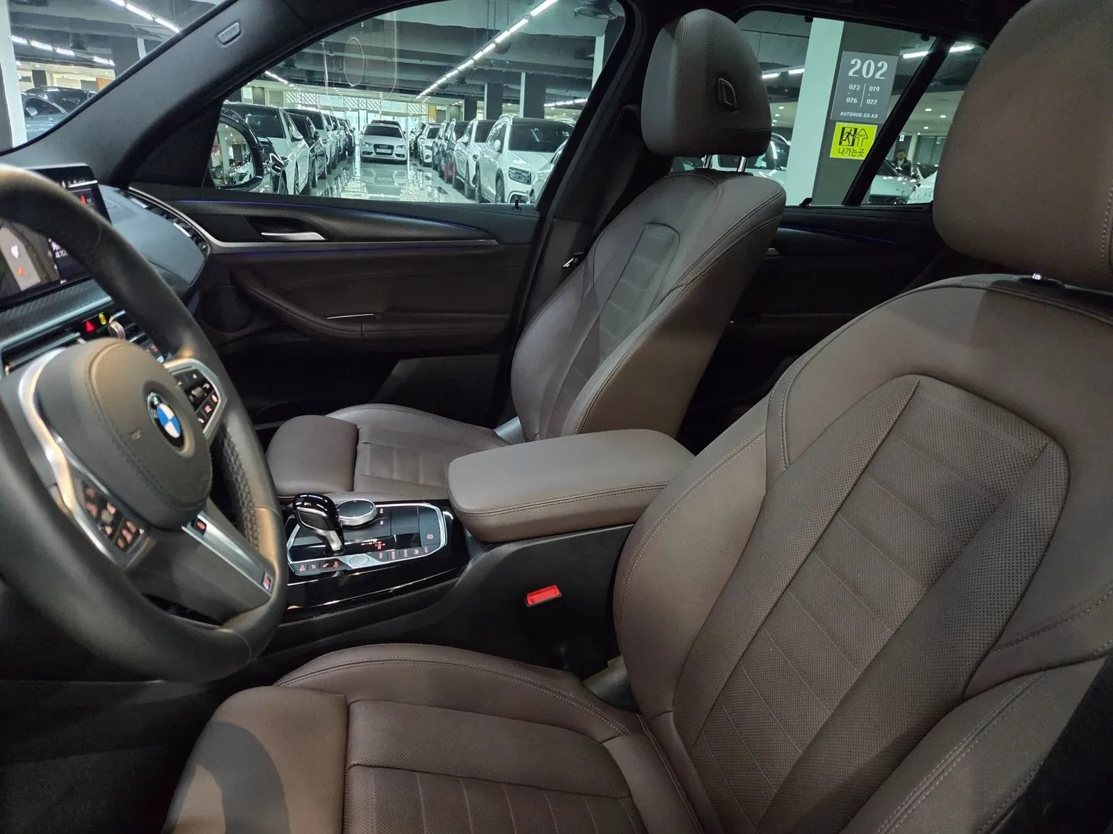 BMW X3 xDrive20i* М PACK* FULLY LOADED* Aвто Кредит* , снимка 9 - Автомобили и джипове - 54711335