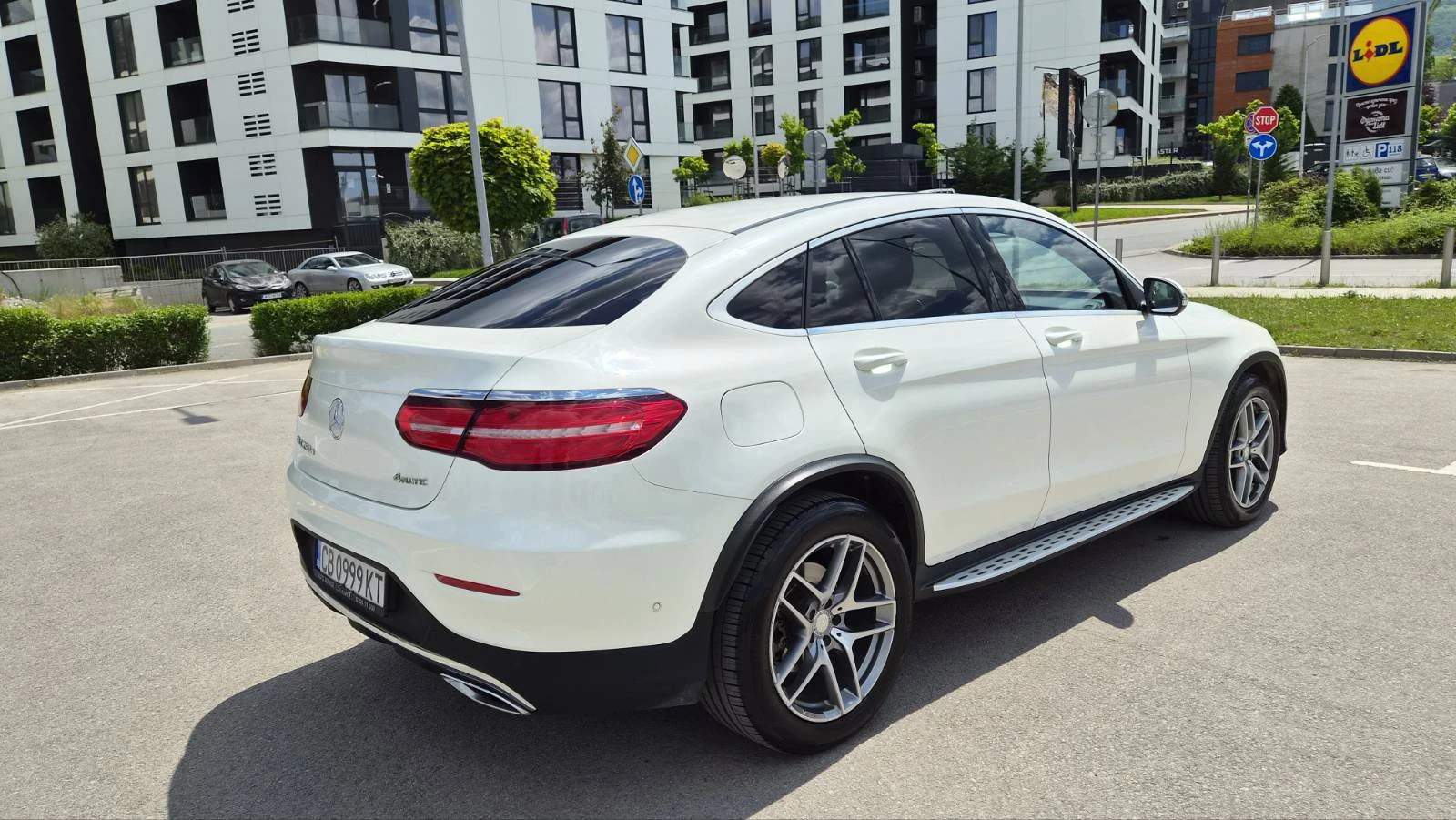 Mercedes-Benz GLC 250 coupe, снимка 2 - Автомобили и джипове - 54753567