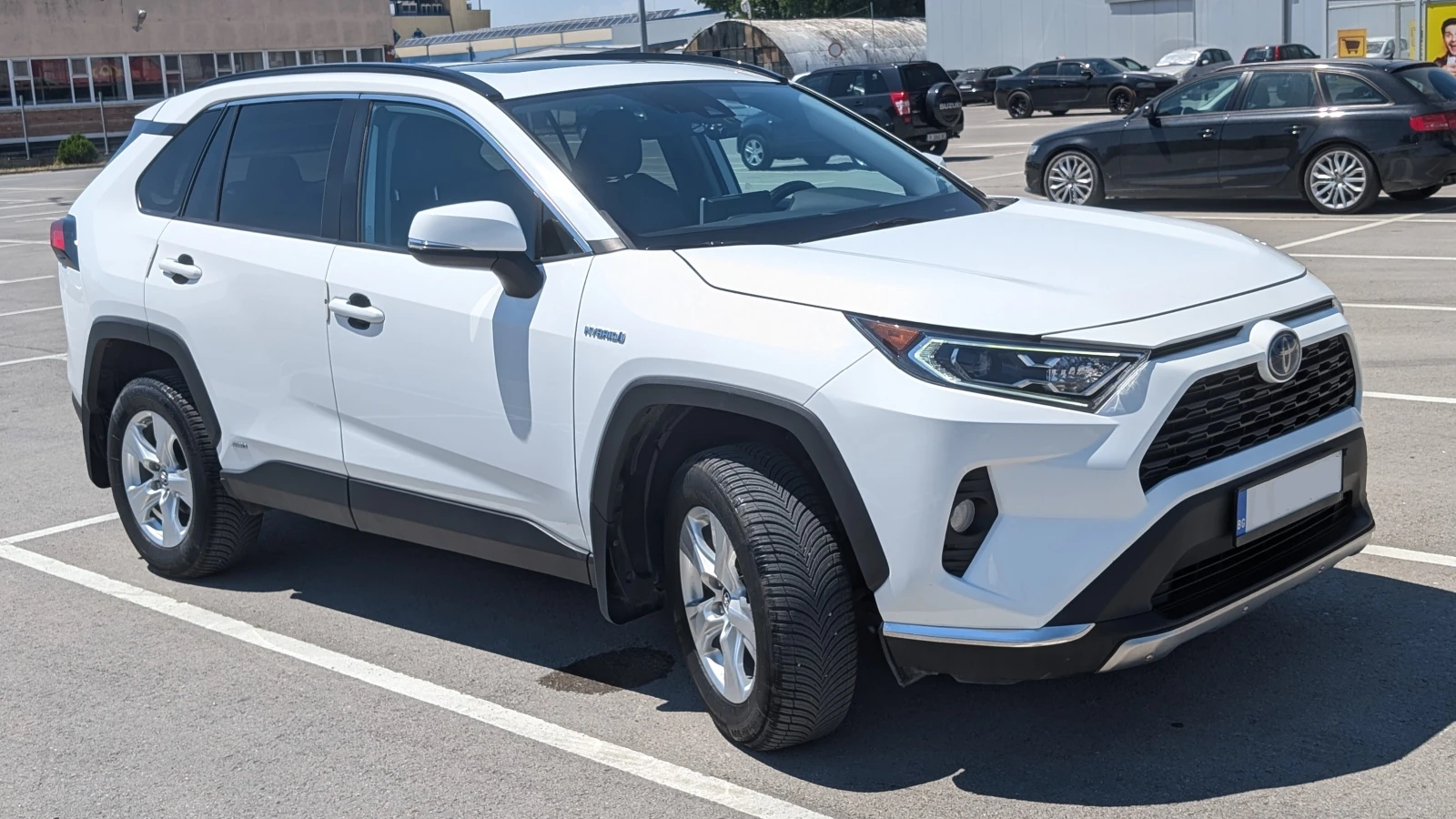 Toyota Rav4 AWD, XLE, DashCam, Android/CarPlay, Hybrid, снимка 3 - Автомобили и джипове - 55070922