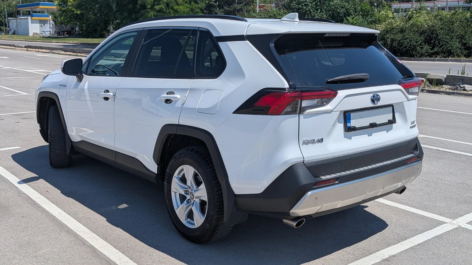 Toyota Rav4 AWD, XLE, DashCam, Android/CarPlay, Hybrid, снимка 6 - Автомобили и джипове - 55070922