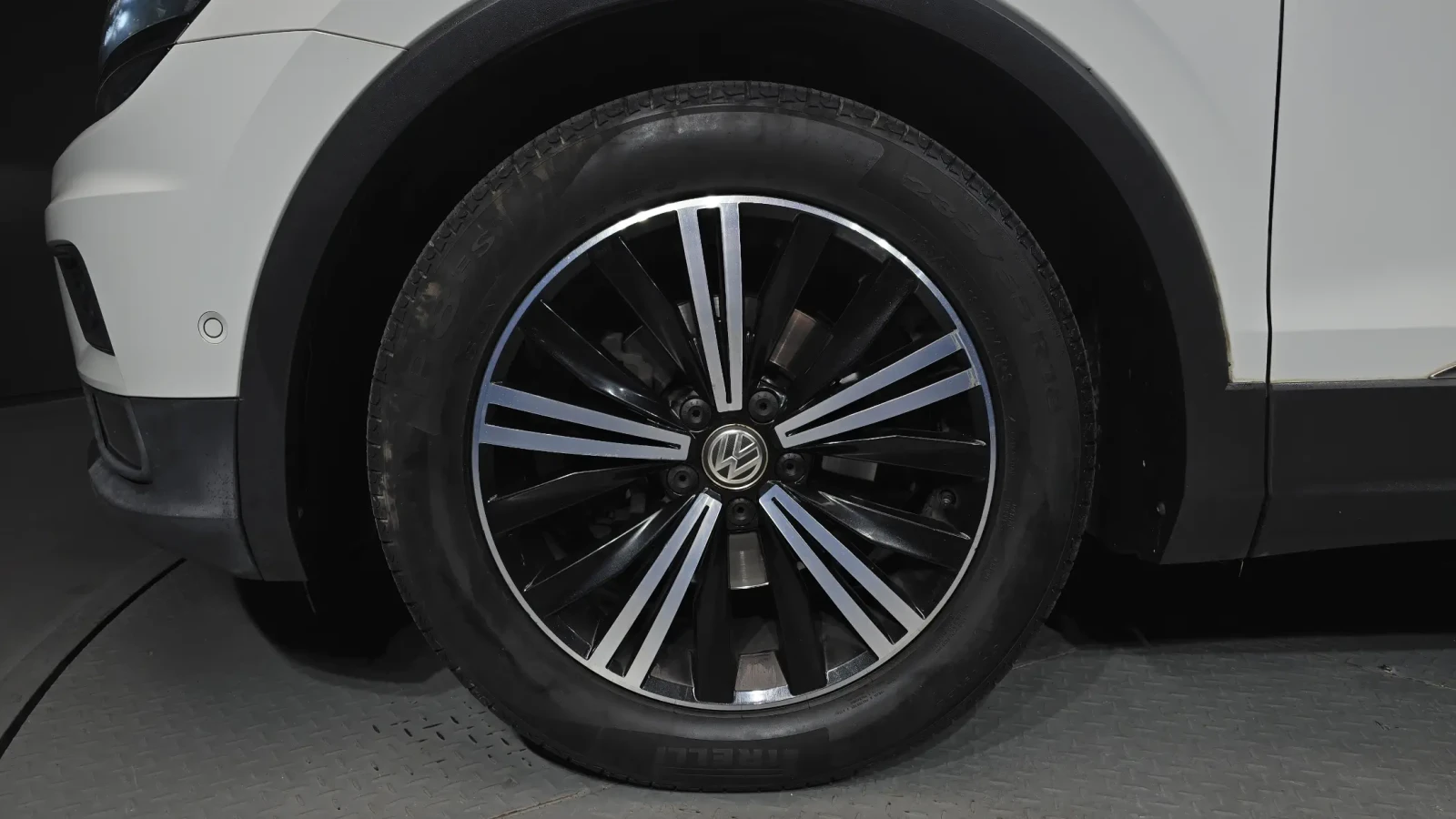 VW Tiguan 2.0TDI PRESTIGE HEAD UP/PANORAMA/360CAM, снимка 5 - Автомобили и джипове - 55189227