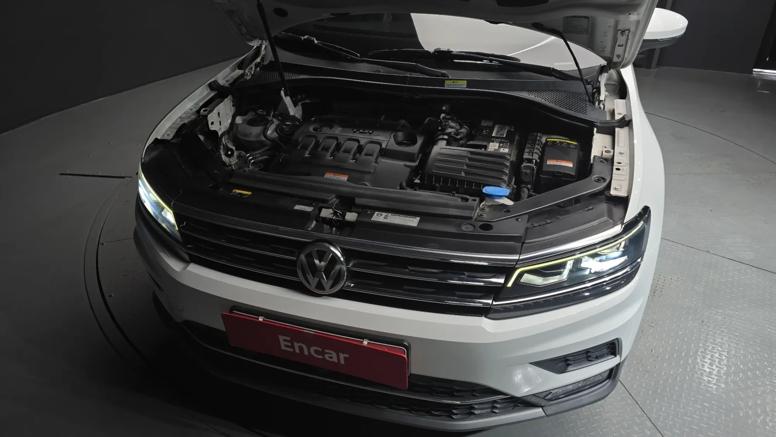 VW Tiguan 2.0TDI PRESTIGE HEAD UP/PANORAMA/360CAM, снимка 6 - Автомобили и джипове - 55189227
